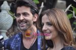 Hrithik Roshan, Suzanne Roshan at the Launch of Suzanne Roshan_s The Charcoal Project in Andheri, Mumbai on 27th Feb 2011 (4).JPG